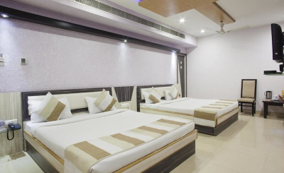 Neelkamal Hotel